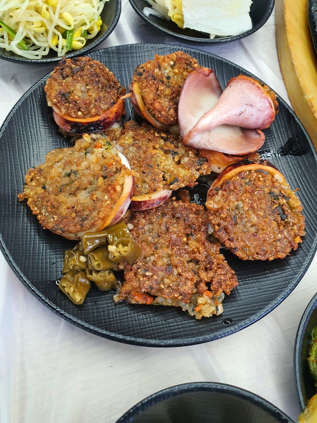 바삭하게 지진 누룽지 오징어순대